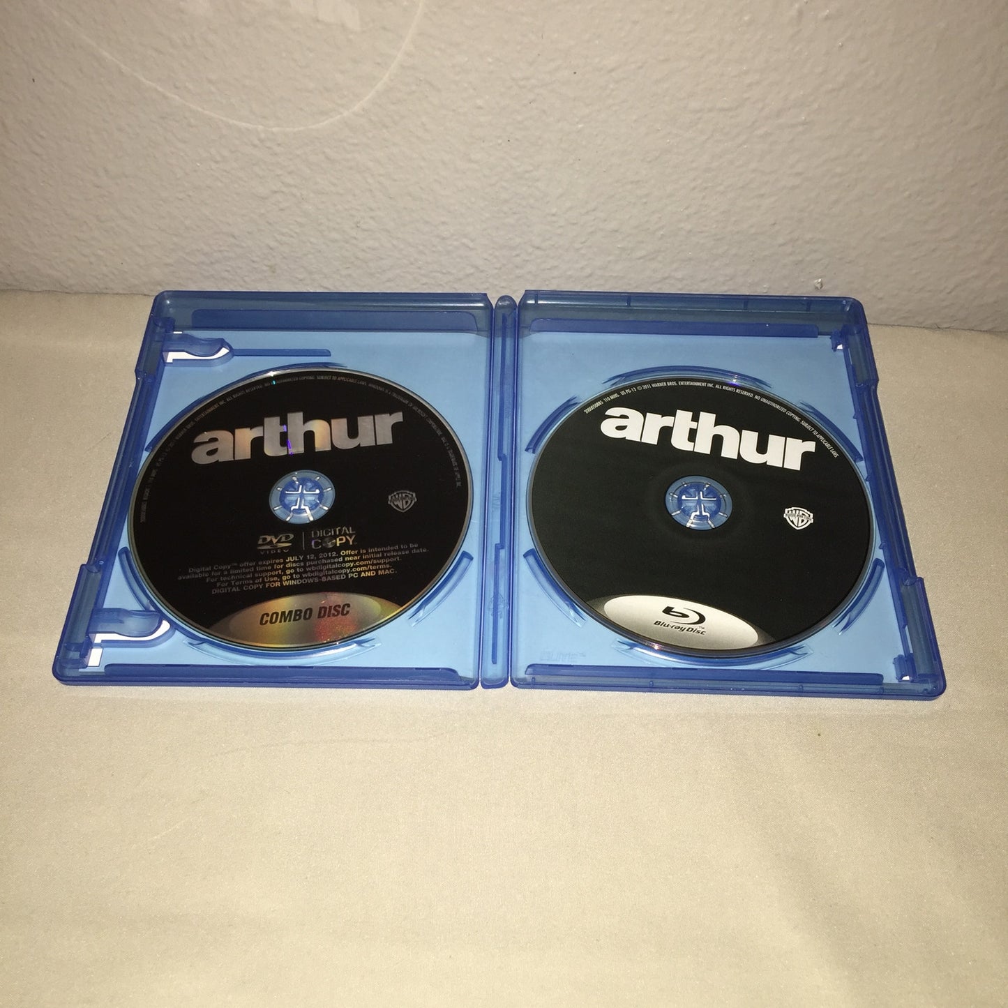 Blu-ray / Dvd Used Arthur Starring Russel Brand / Jennifer Garner / Helen Mirren