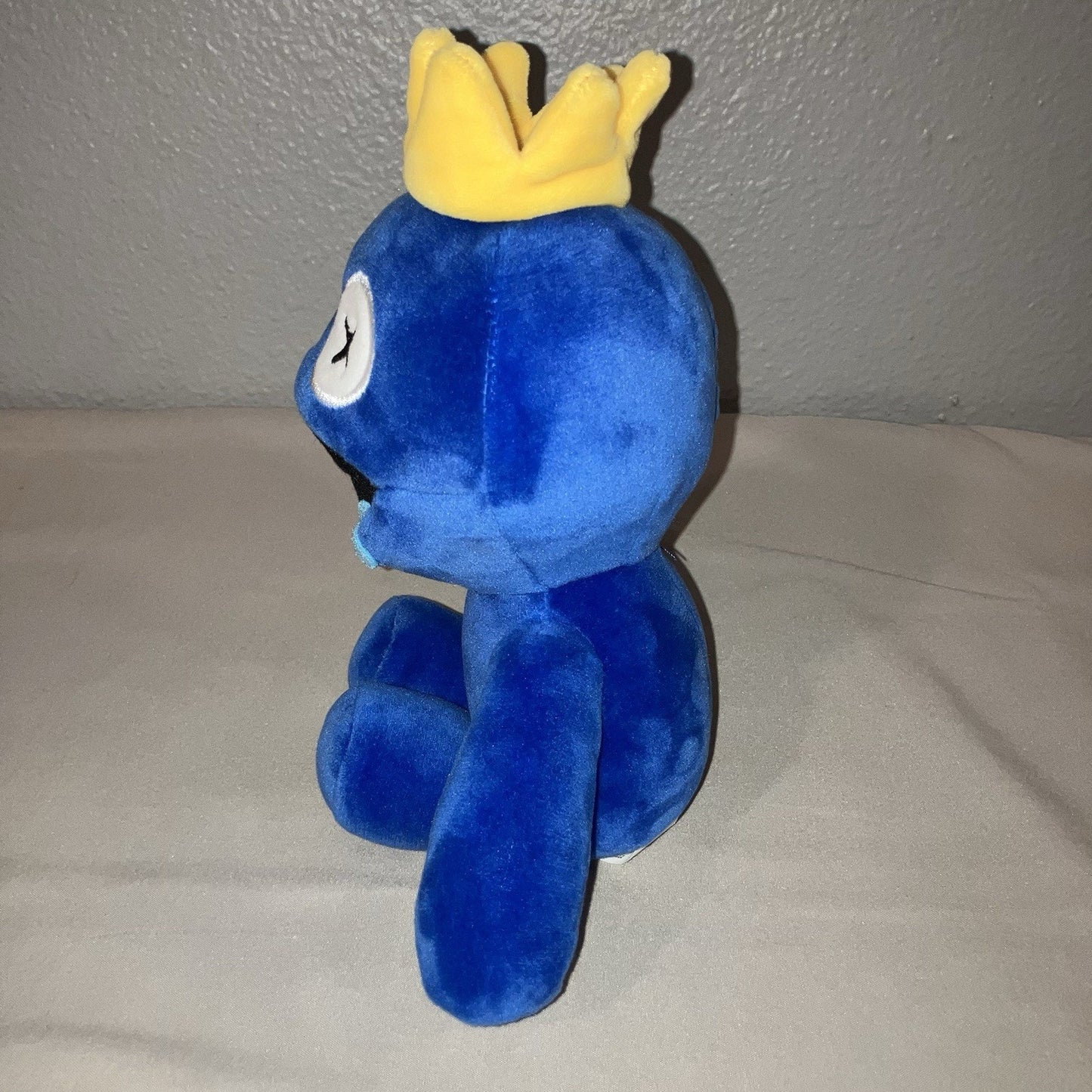 Plush Rainbow Friends Blue Plush Toy with Crown and Button Eye 2023 Good Shape