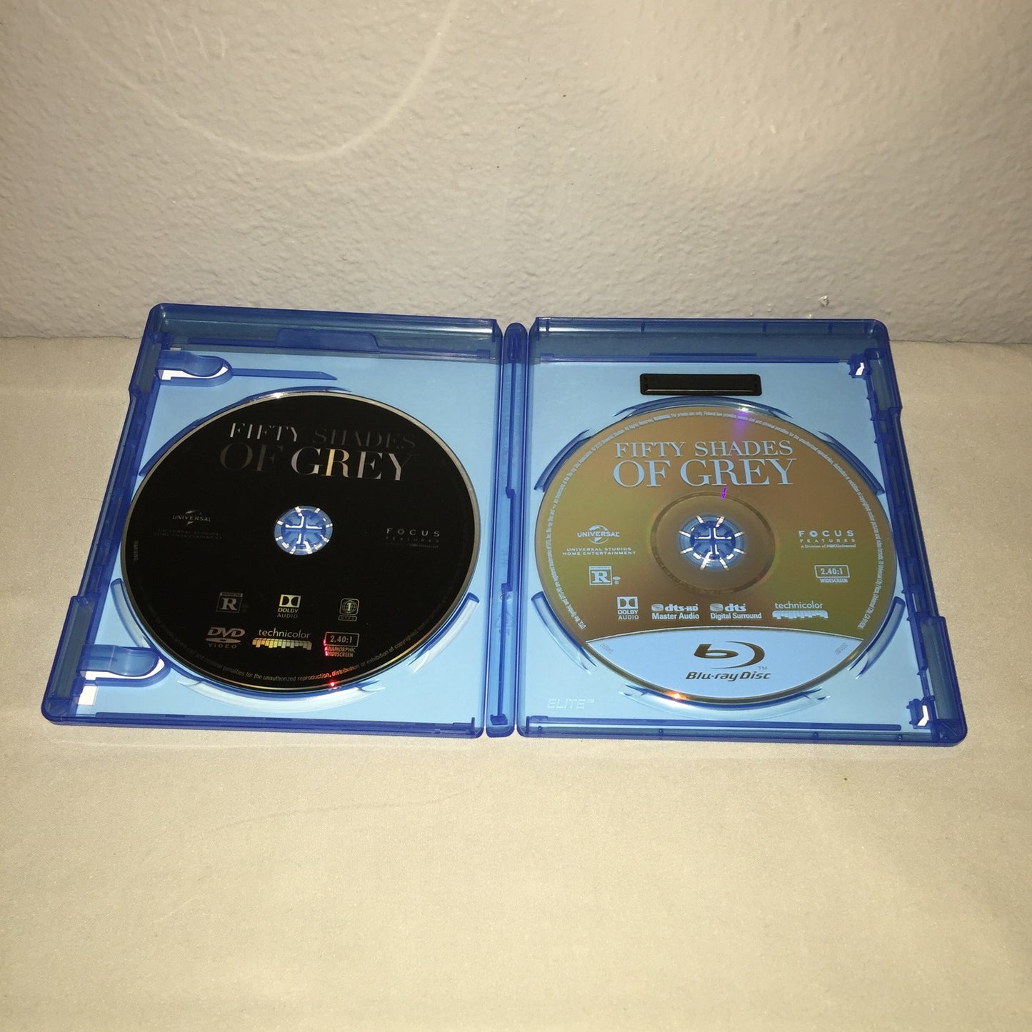 Blu-ray / Dvd Used Fifty Shades Of Grey Unrated Edition Dakota Johnson Universal