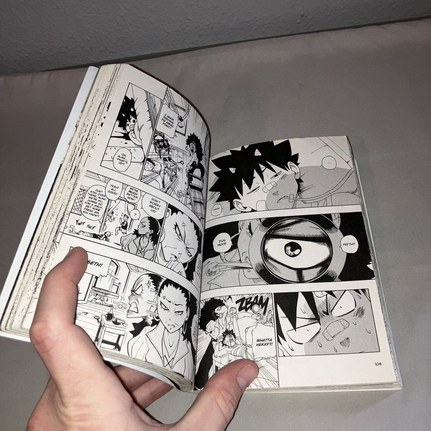 Radiant #1 Volume 1 Vizmedia Viz Media Paperback 2018 Tony Valente Manga Comic