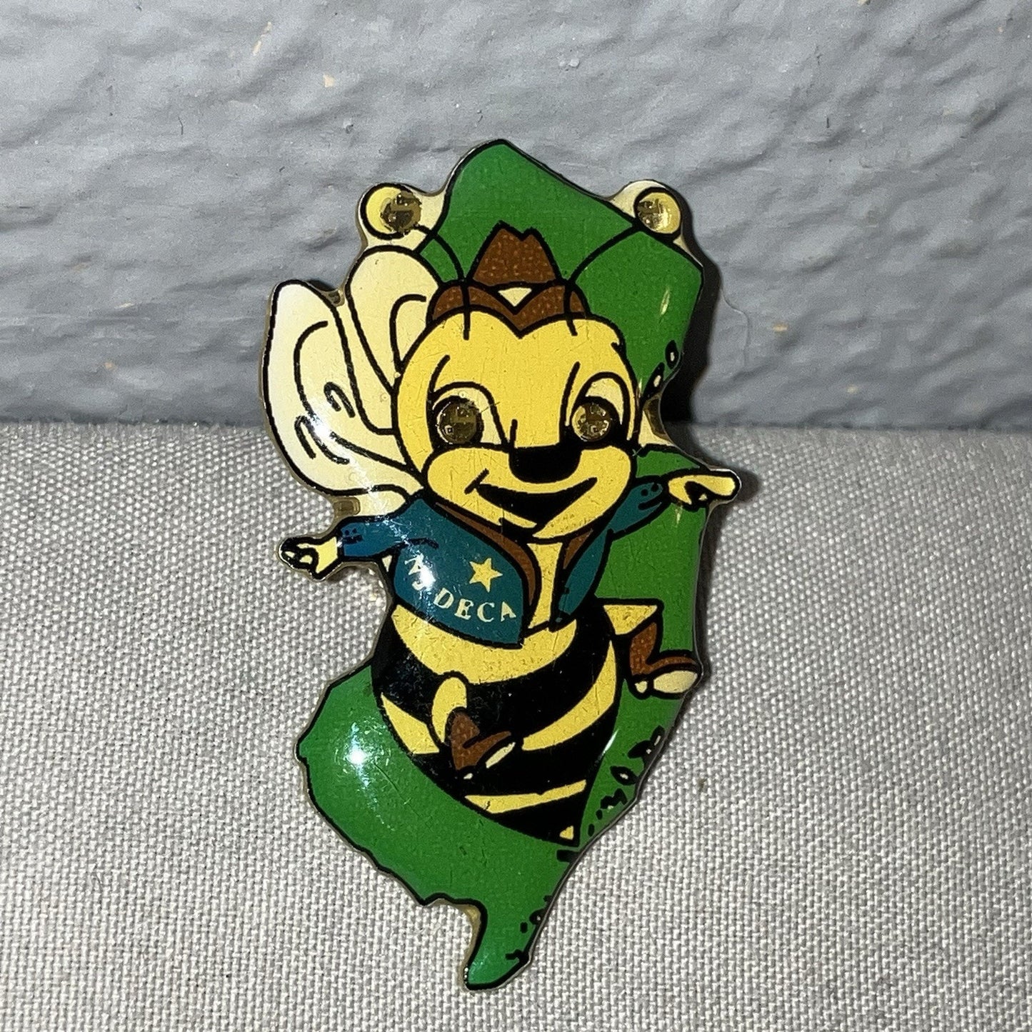 Nj Deck Honey Bee Electronic Light Up Pin Collectible Not Tested No Batteries