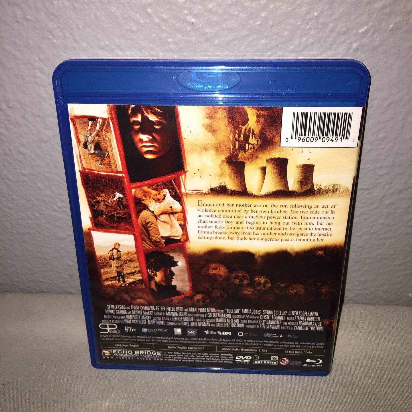 Blu-ray / Dvd Used Nuclear Not Rated George Mackay Emilia Jones Sienna Guillory