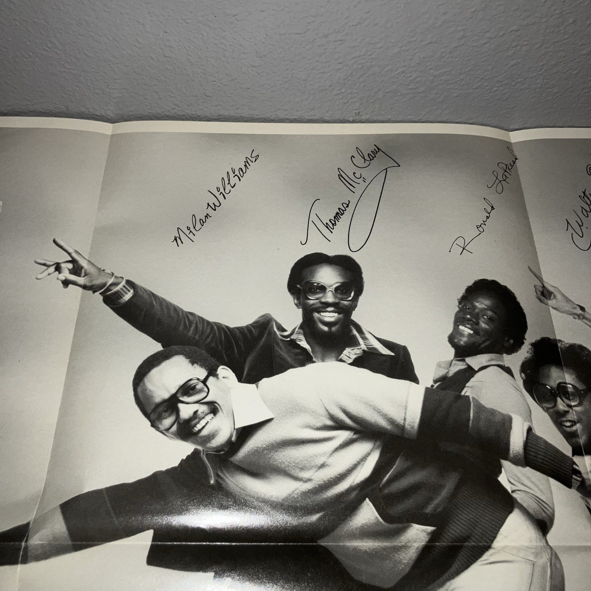 Vinyl Record Commodores Self Titled With Poster Signed Fascimile M88451 Motown