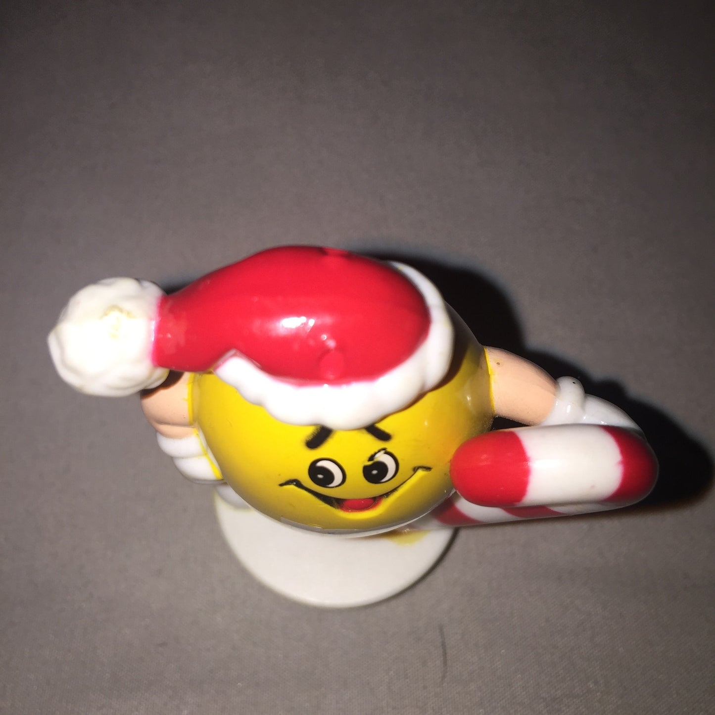 Xmas Ornament M&Ms '92 Christmas Yellow Peanut Candy Cane Bottle Top Collectible