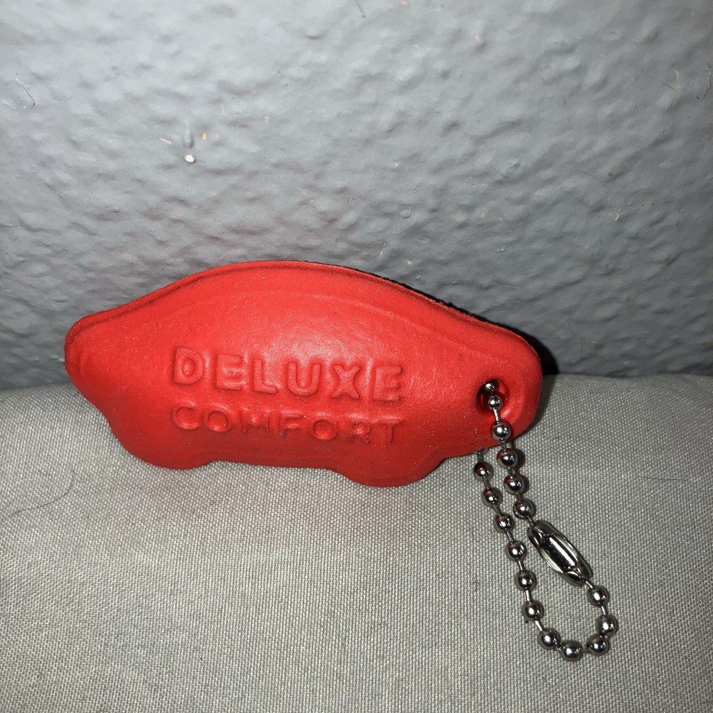 Vans Off The Wall Deluxe Comfort Red Puff Puffy Keychain + Single Sticker Lot