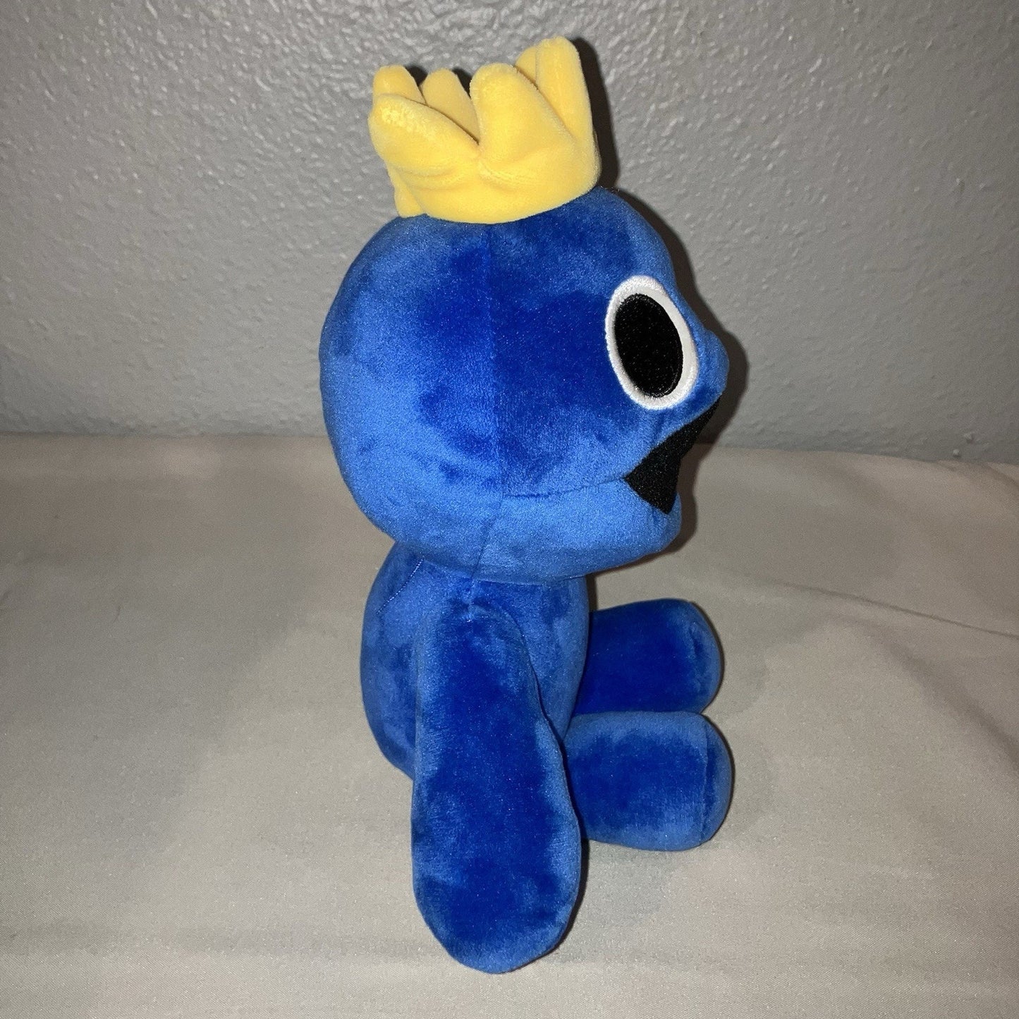 Plush Rainbow Friends Blue Plush Toy with Crown and Button Eye 2023 Good Shape