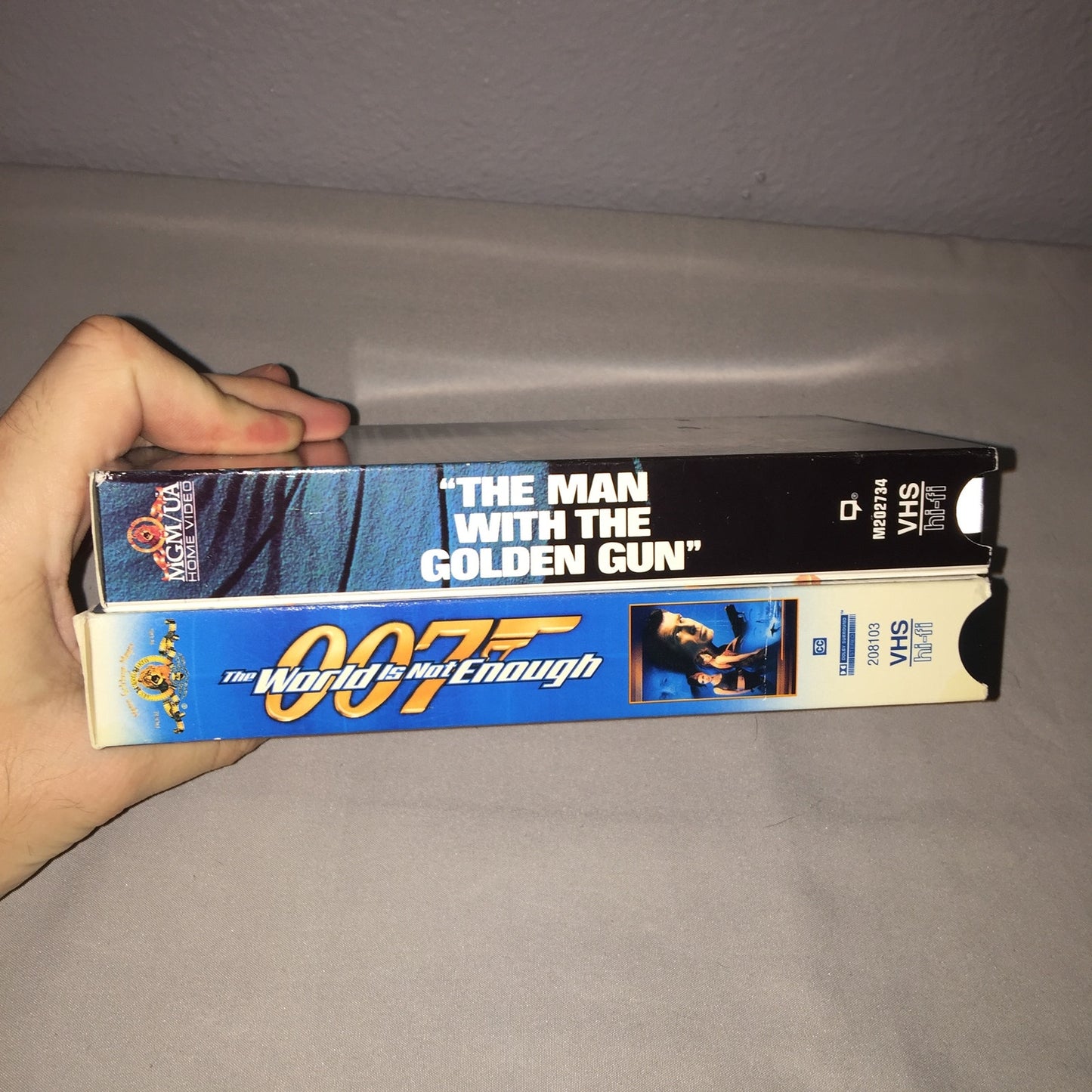 Vhs Used 007 James Bond The Man With The Golden Gun / The World Is Not Enough