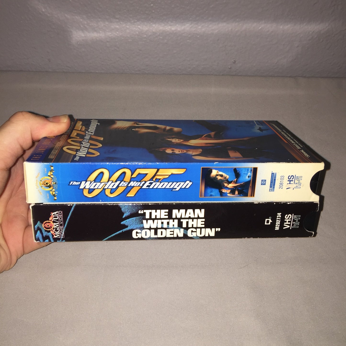 Vhs Used 007 James Bond The Man With The Golden Gun / The World Is Not Enough