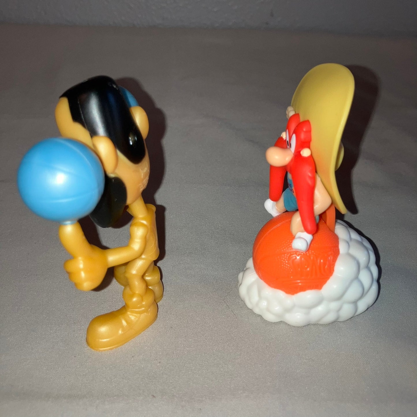 New Space Jam Lebron James Basketball Sonic FF Toy / Yosemite Sam Rolling Figure