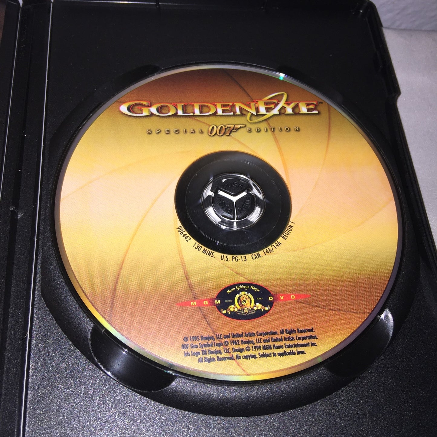 Dvd / Vhs Used 007 James Bond Goldeneye Special Edition Lot *Disc Near Perfect*