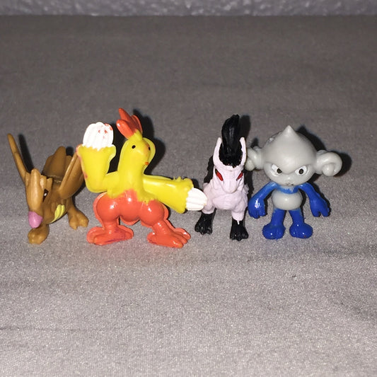 Pokemon Vintage Toy R/L 1" Spearow / 2005 Combusken / Mightyena / 2007 Meditite