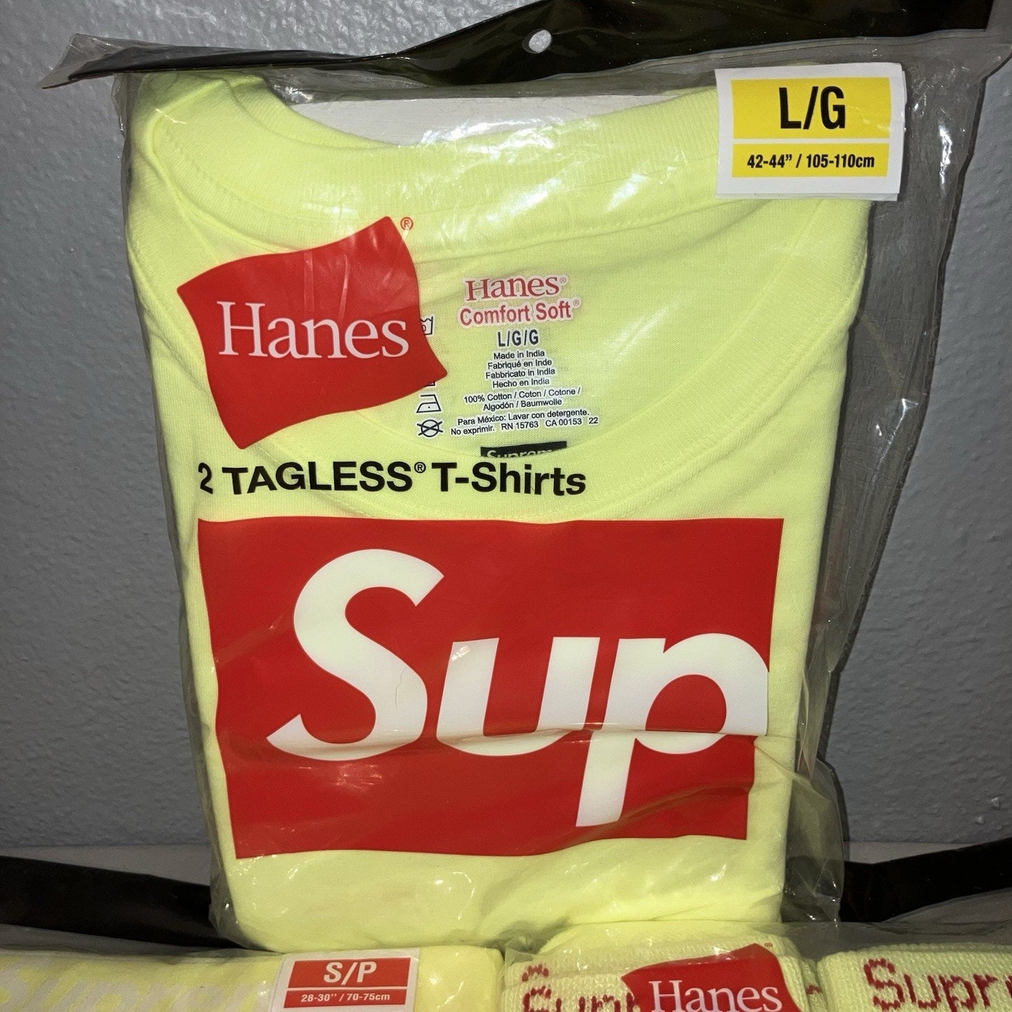 New Supreme Hanes L Tees / S Briefs 2 Pack + Socks 4 Pack Fluorescent Yellow Lot