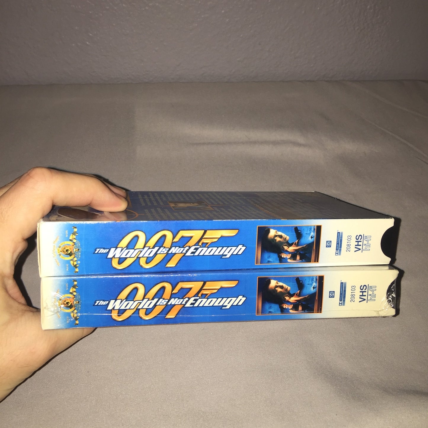 Vhs 1 Sealed / 1 Used James Bond The World Is Not Enough Tape Lot Pierce Brosnan