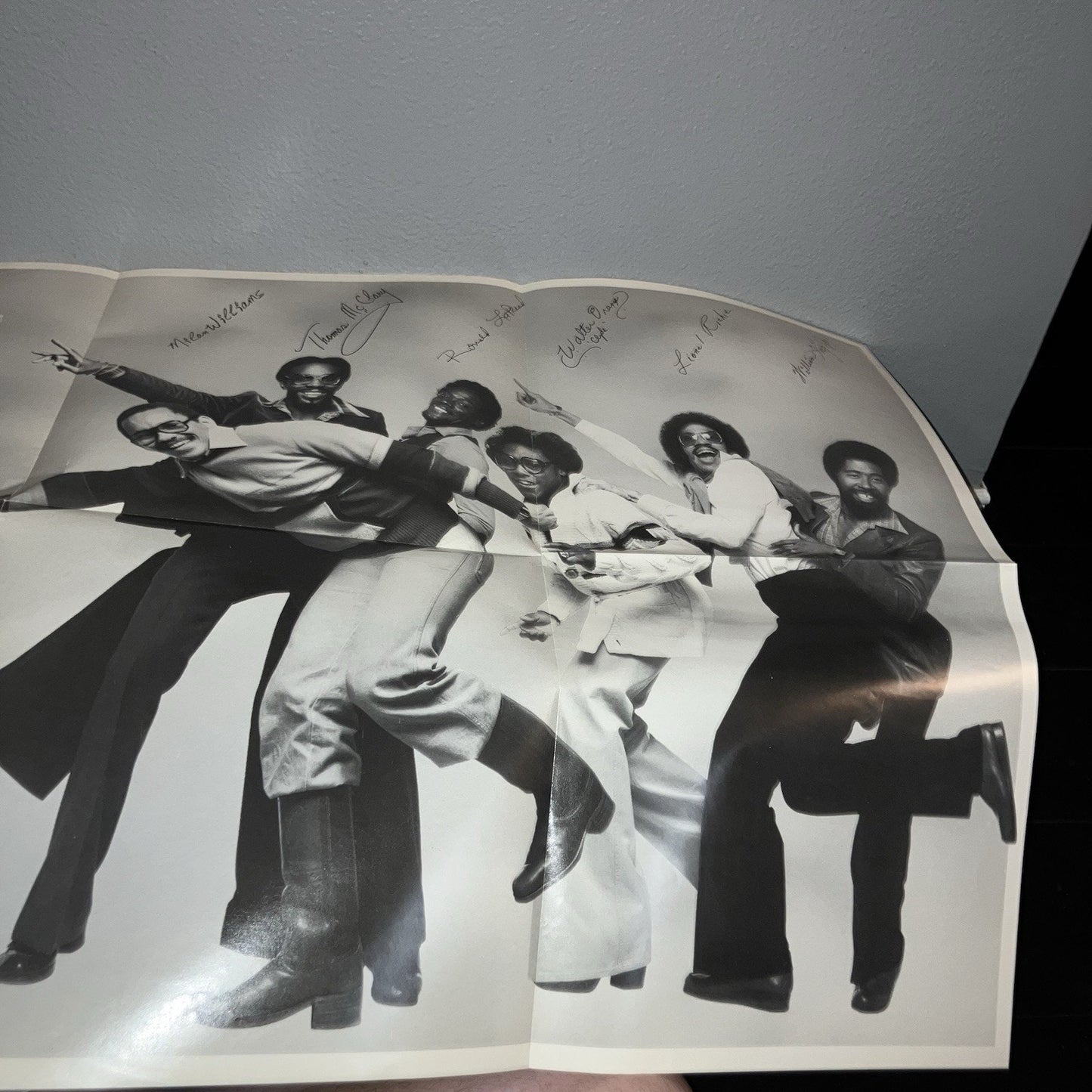 Vinyl Record Commodores Self Titled With Poster Signed Fascimile M88451 Motown