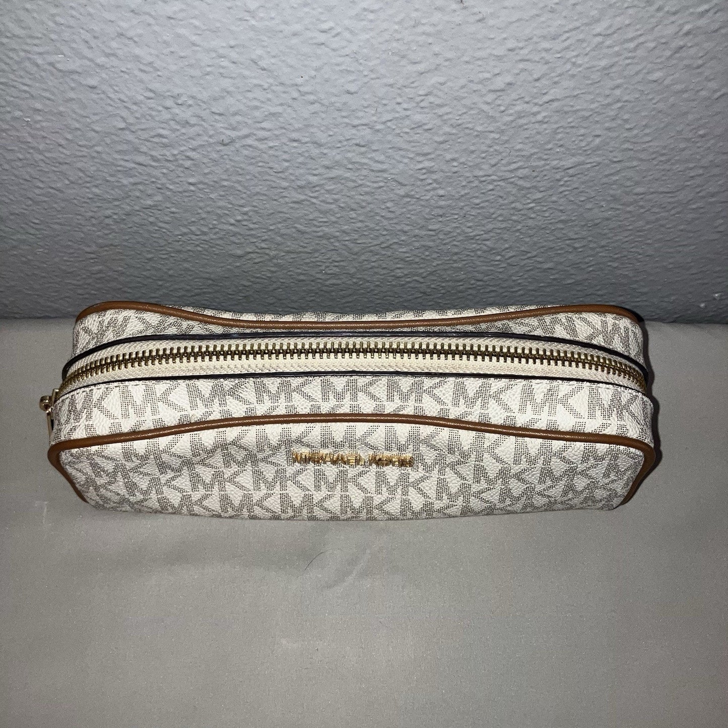 Bag Michael Kors Medium Pencil Case Makeup Cosmetic Case Vanilla Used See Pics