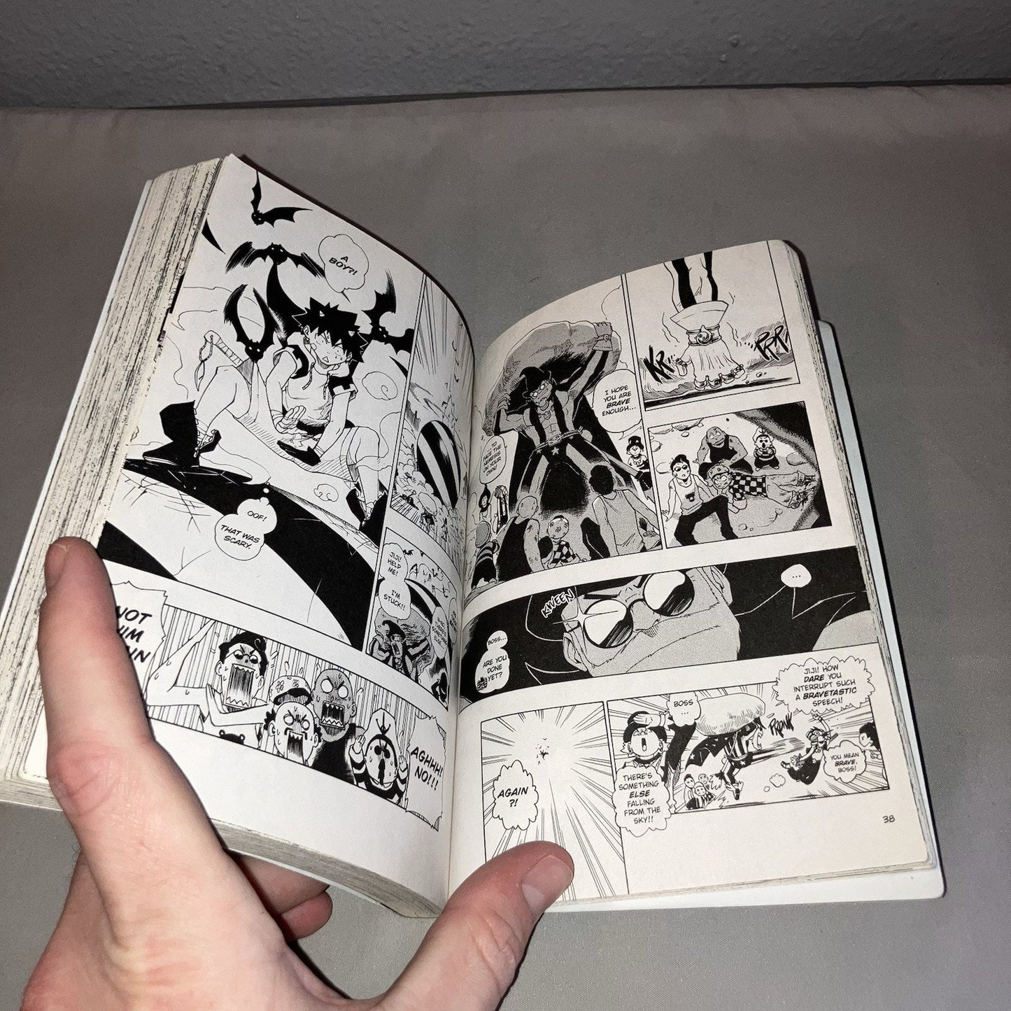 Radiant #1 Volume 1 Vizmedia Viz Media Paperback 2018 Tony Valente Manga Comic
