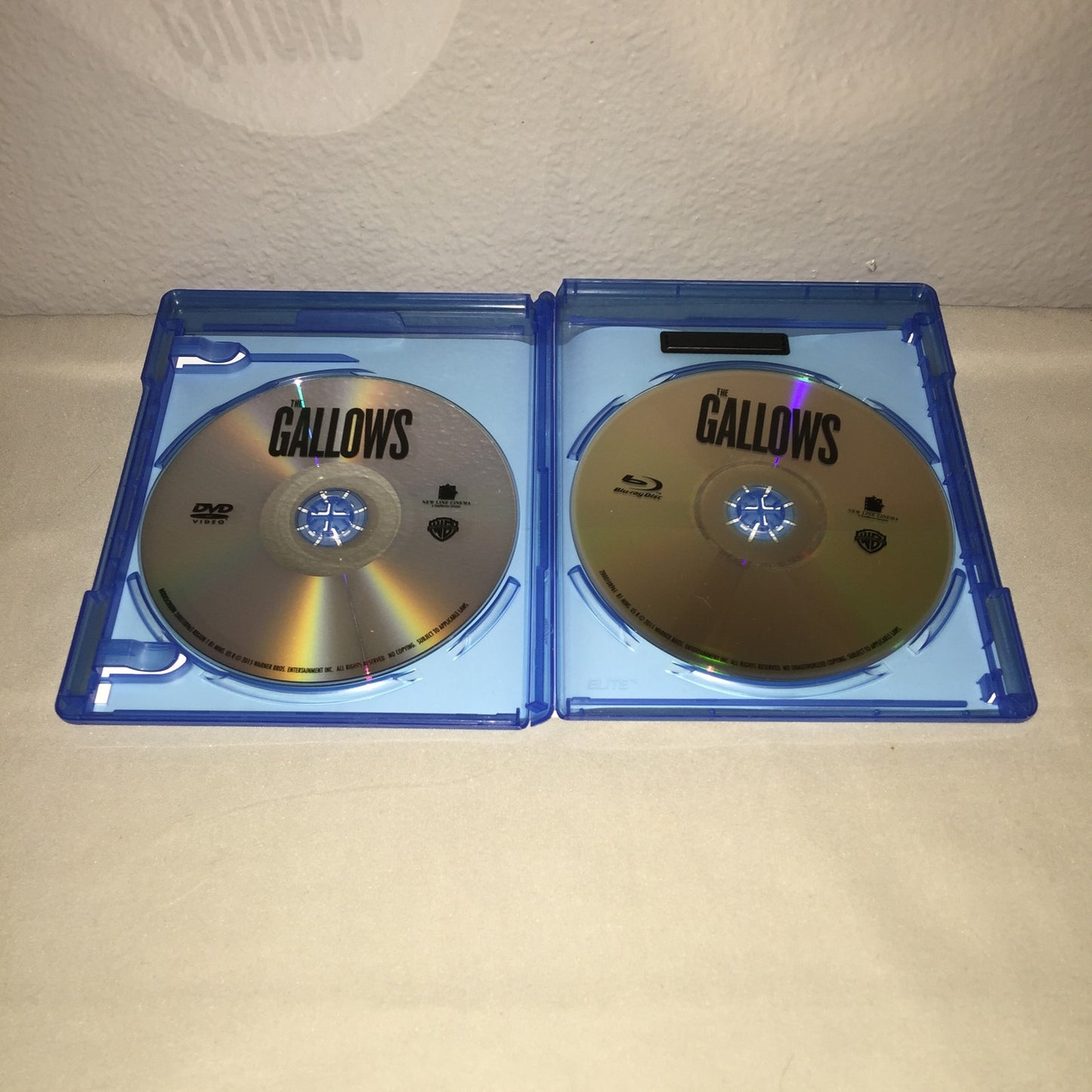 BLU-RAY / DVD USED The Gallows / Paranormal Activity 3 Realistic Camera Horror