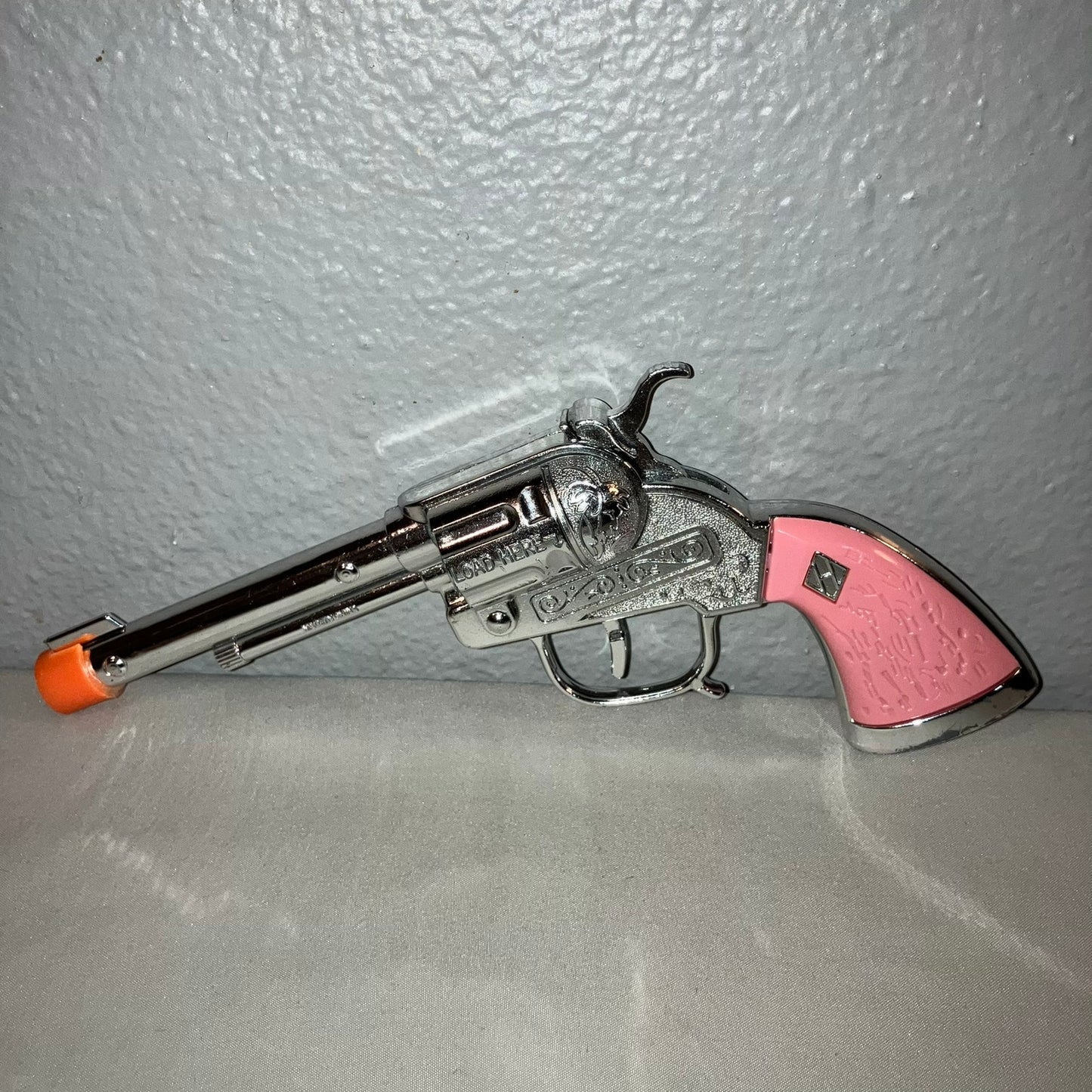 Leslie Henry Vintage Halco Diamond H Laramie Cap Gun Pink Handle Revolver Pistol