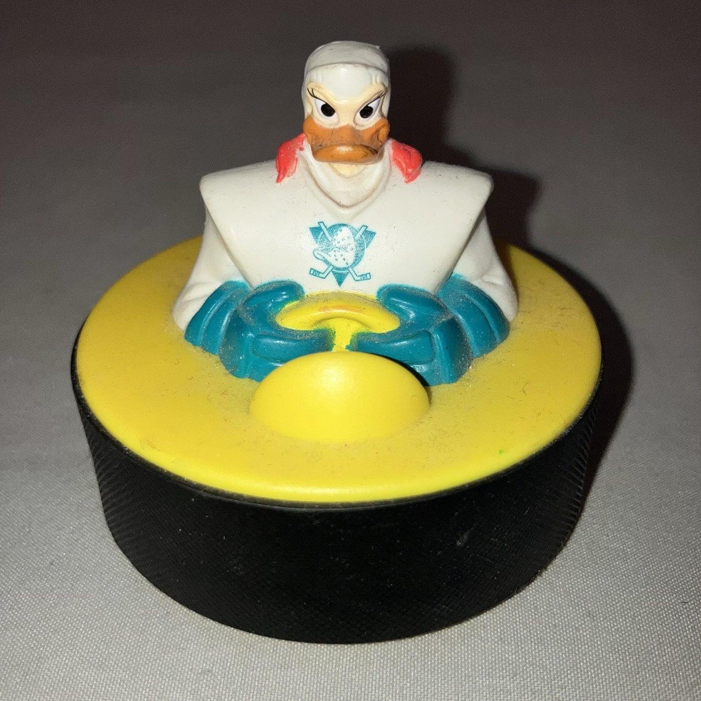 Disney Mighty Ducks 1996 #3 Mallory Jersey Street Hockey Puck McDonald's FF Toy