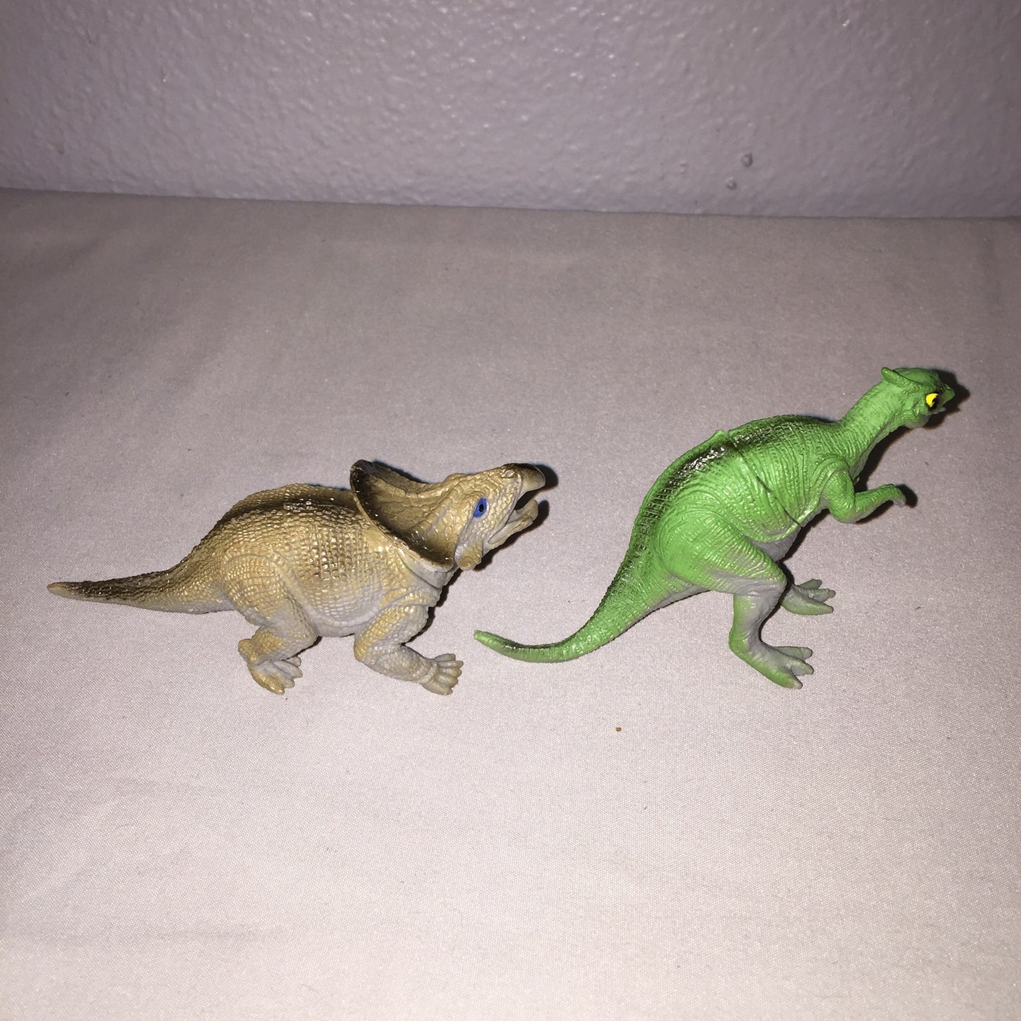 Triceratops Trike / Parasaurolophus Parasaur Para Dinosaur Dino Generic Toy Lot