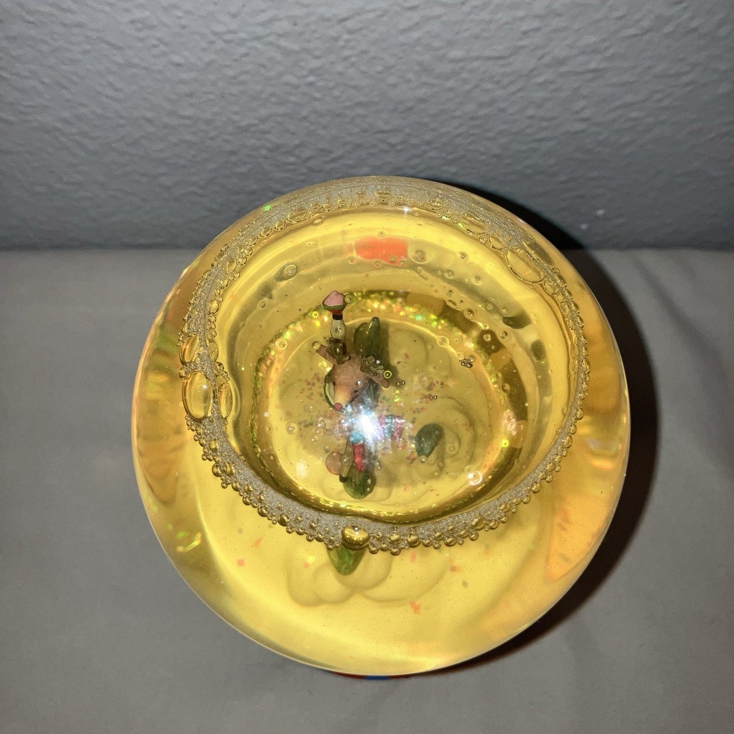 San Francisco Music Box Company Juggling Reindeer Water Snow Globe *Yellow Water