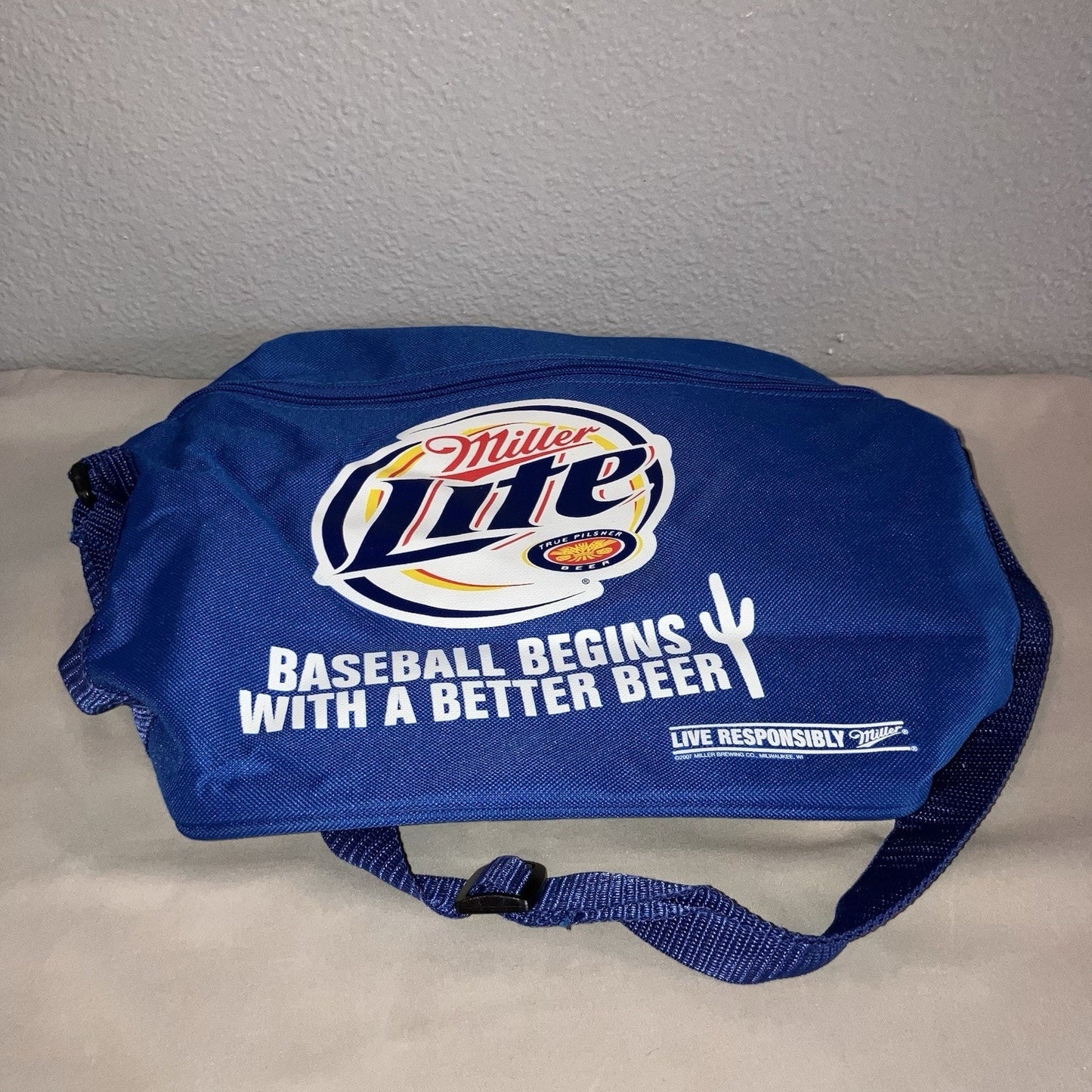 Miller Lite Pilsner Beer Baseball Six 6 Pack Insulated Beer Cooler / Lunch Box