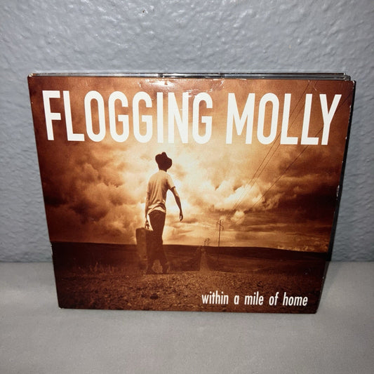 Cd Used Flogging Molly Within a Mile of Home 2004 Gatefold Ecopak Album Booklet