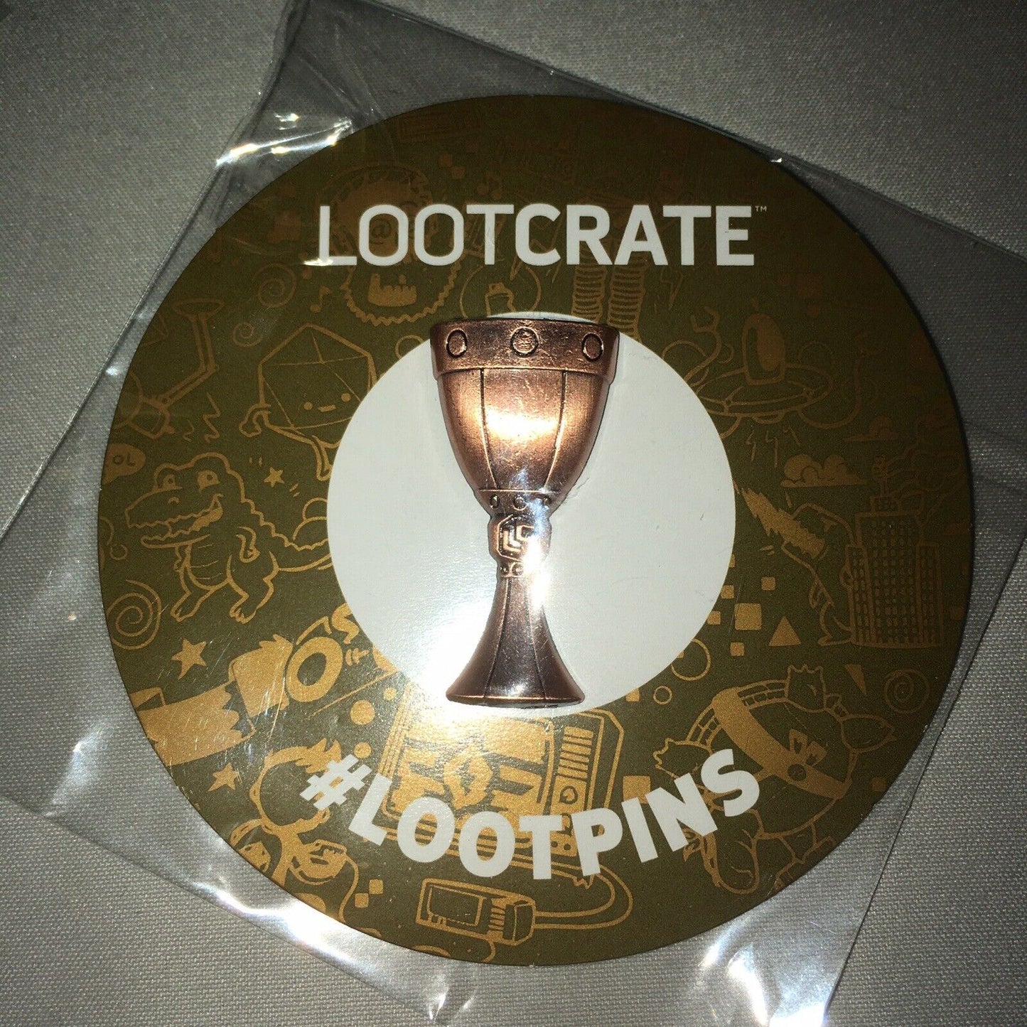 Collectible Sealed New Loot crate 3 Pin Lot Westworld Maze Unite 2 Bronze Trophy